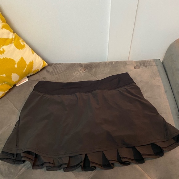 LULULEMON run pace setter skirt/skort **6 size